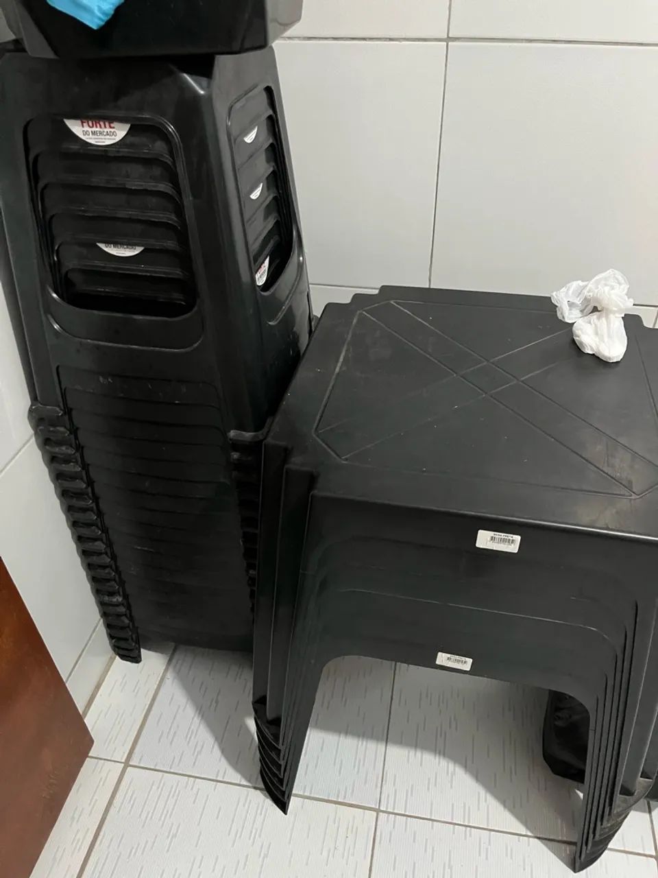Mesas e bancos 