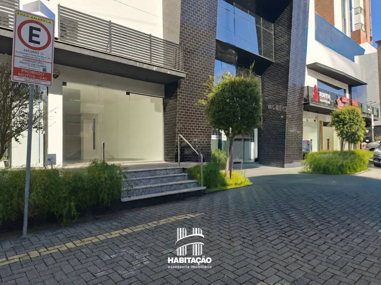 Sala comercial com 110 m² e vitrine de destaque | Vila Nova
