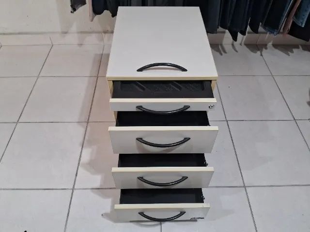 Gaveteiros multiusos da Giroflex com rodinhas - Foto 4