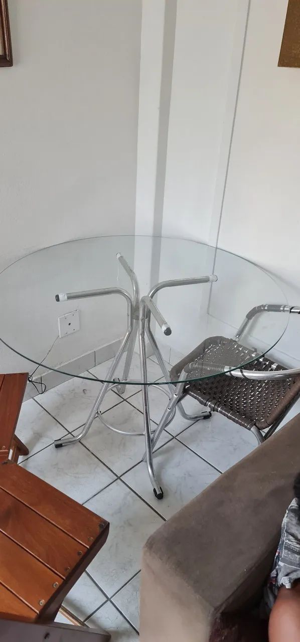 Mesa de vidro em excelente estado  - Foto 3