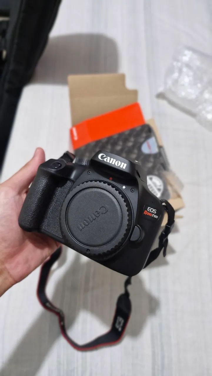 Camera canon t100 na caixa original - Câmeras e Filmadoras