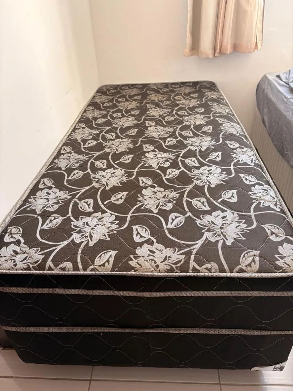 Cama de solteiro Box 