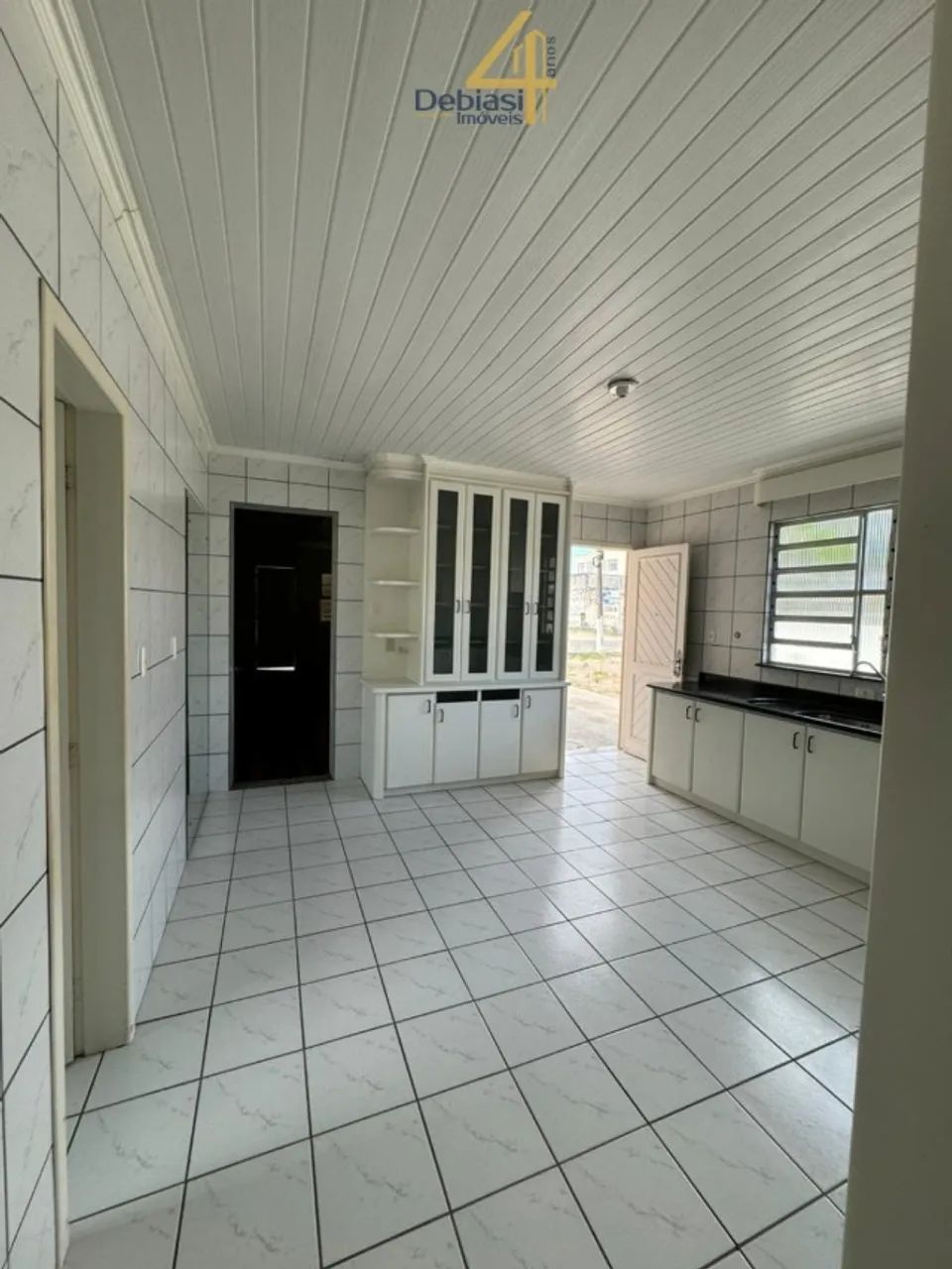 LOCAÇÃO - CASA COM 3 DORMITÓRIOS - OFICINAS - TUBARÃO/SC  - Foto 2