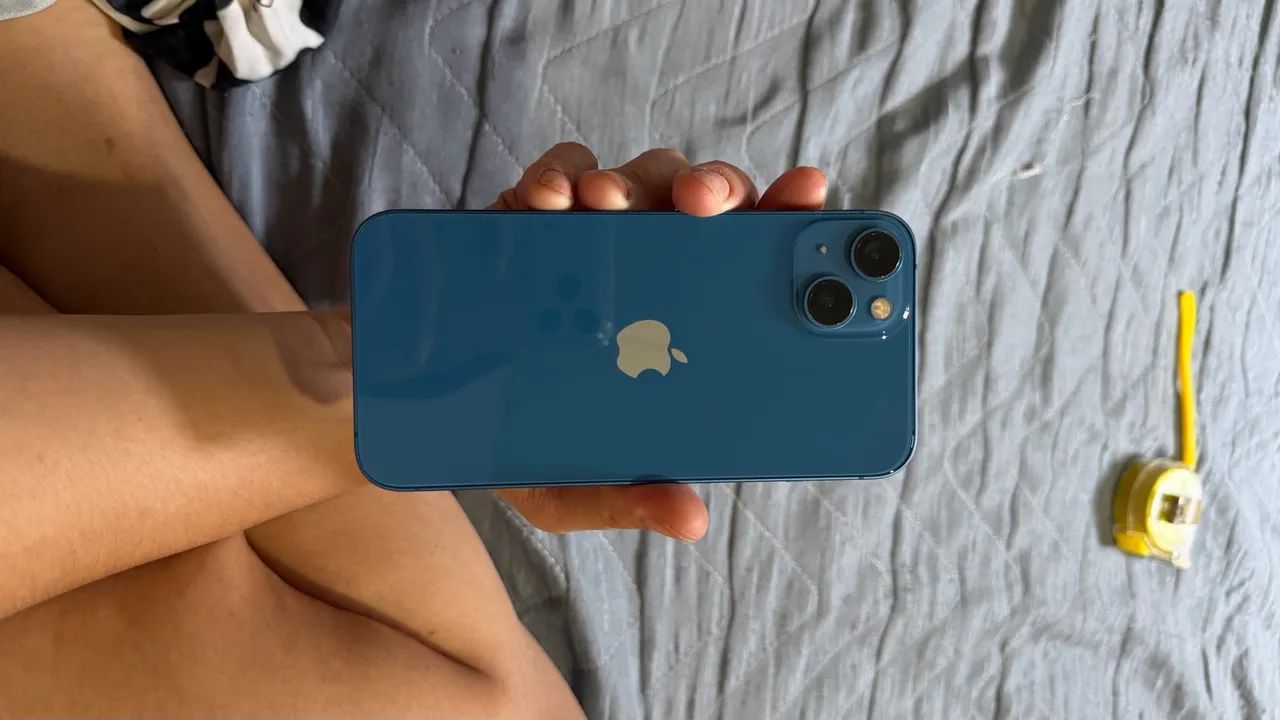 iPhone 13, 128 gb azul  - Foto 2