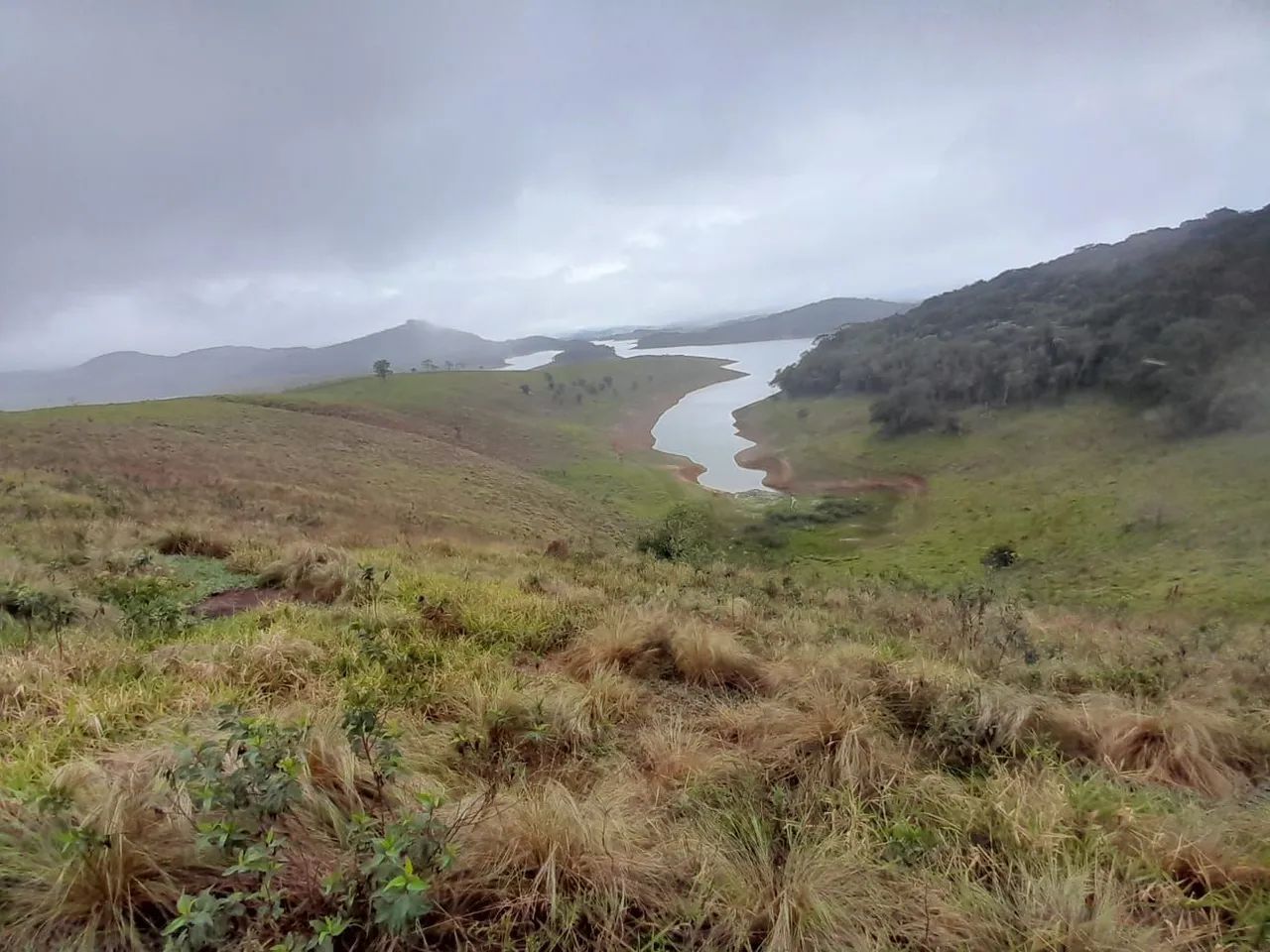 Excelente Terreno em Paraibuna com acesso a Represa   - Foto 4