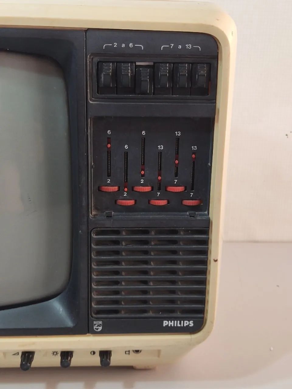 TV Antiga Philips Tx P&b 14 Polegadas Funciona Leia a Descrição - Cml (Usado) - Foto 5