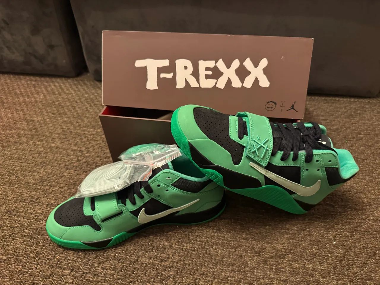 Jordan Travis Scott Jumpman ORIGINAL - Calçados - Setor Militar
