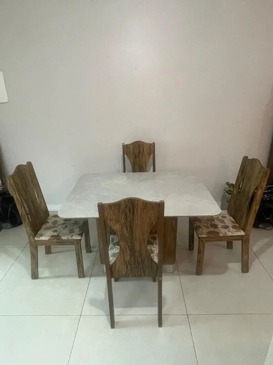 Mesa de jantar com 4 cadeiras, com dois tampos - Foto 5