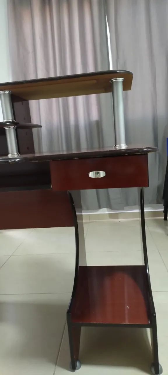 MESA PARA COMPUTADOR/ ESCRITÓRIO COM PRATELEIRAS E GAVETA - Foto 3