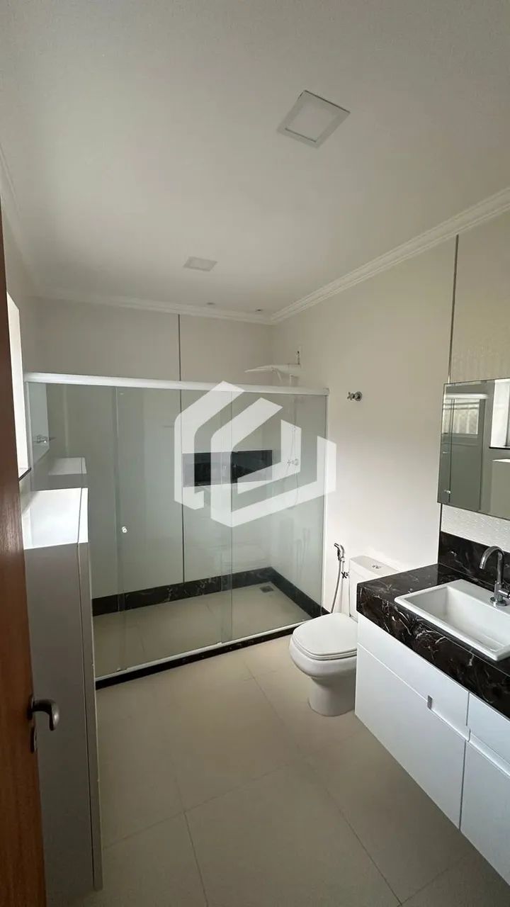 Casa térrea de 330m², 3 quartos+suite, reformada em Maruípe. - Foto 5