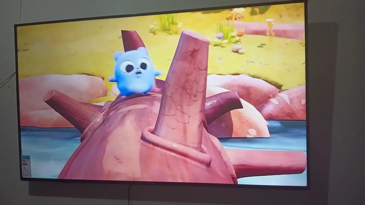 Vendo uma TV Smart 65 polegadas LG nova 4 meses de uso, WhatsApp *61