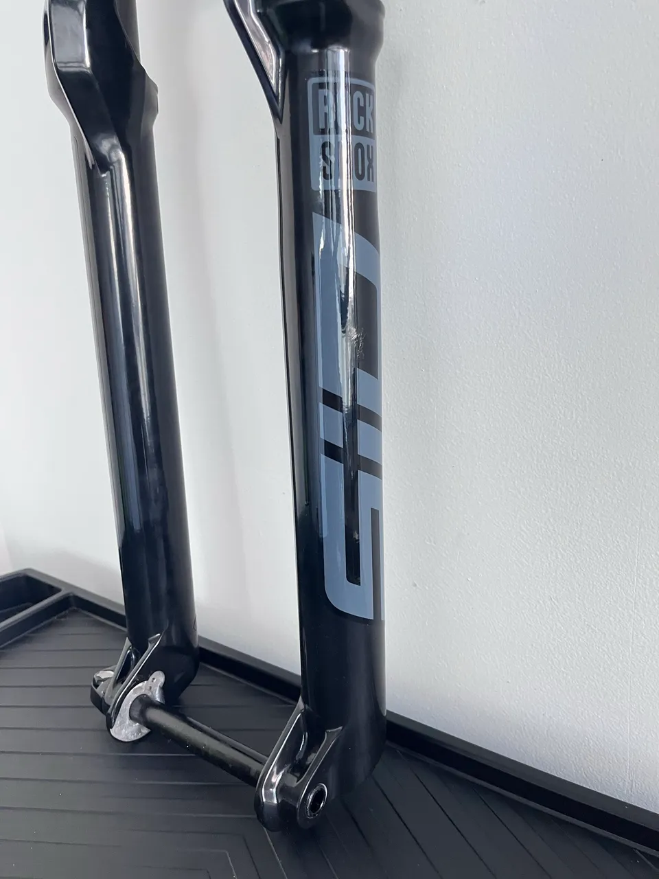 suspensao rock shox rs1
