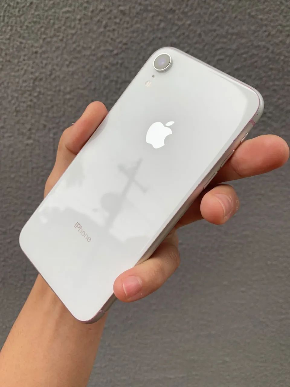 VENDO IPhone XR impecável  - Foto 5