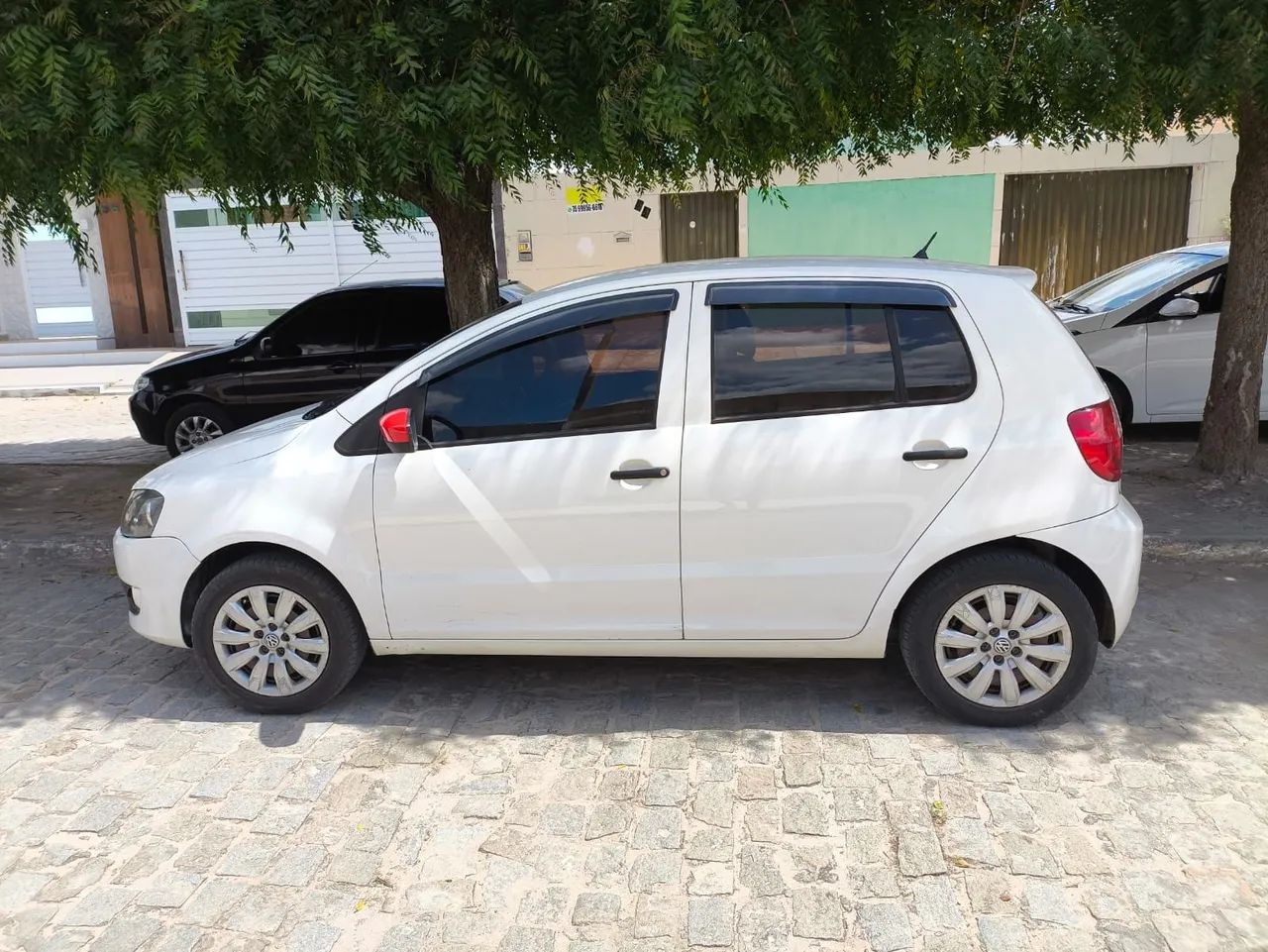 Volkswagen Fox Fox 1.0 Mi Total Flex 8V 5p 2014