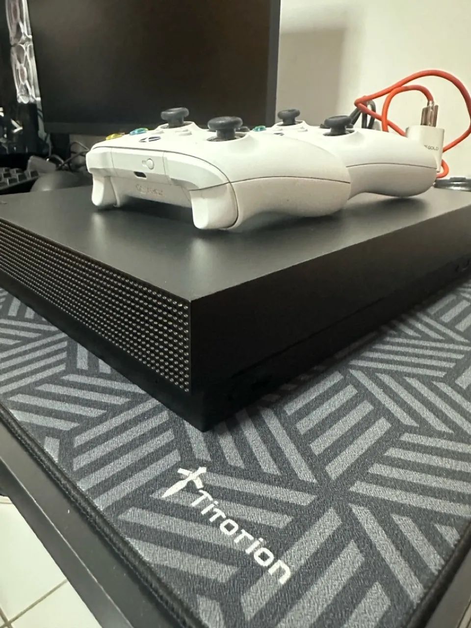 Xbox One X 1TB - Foto 4