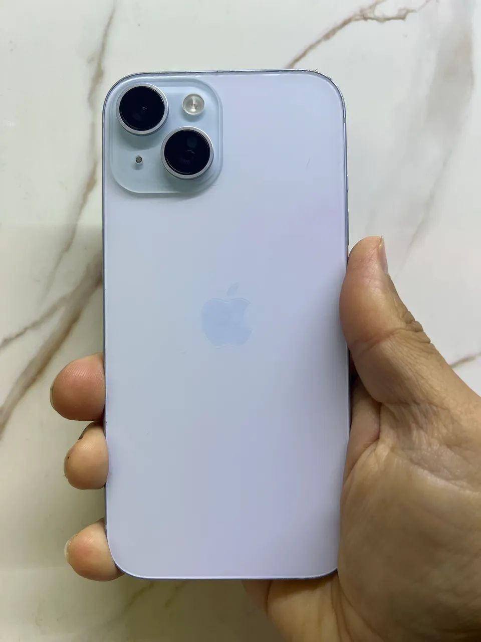 iPhone 15 128gigas bateria 87% 