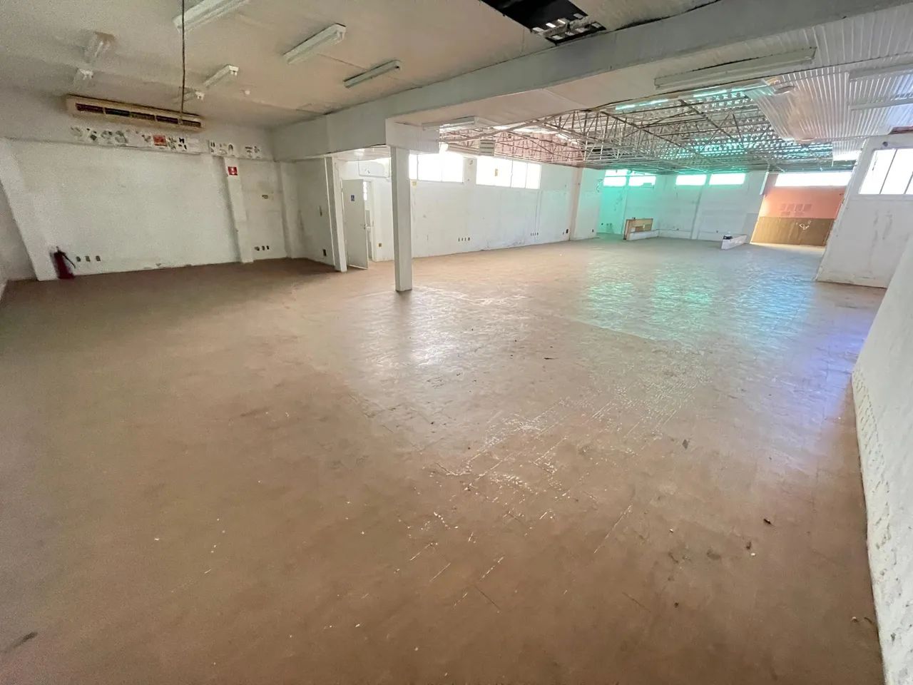 Ponto comercial enorme e super bem localizado em Bento Ferreira - Foto 2