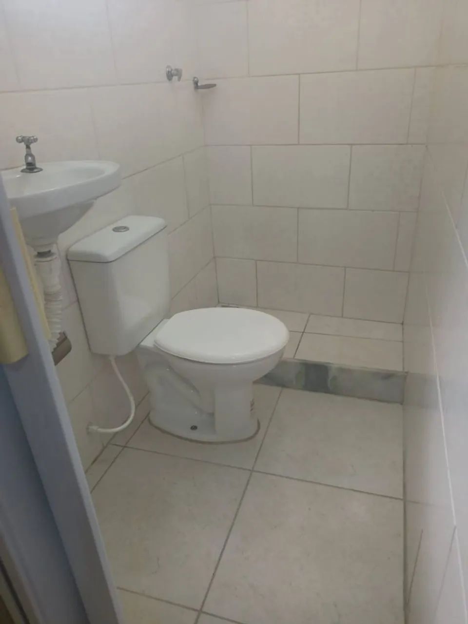 Aluga quarto - Foto 2