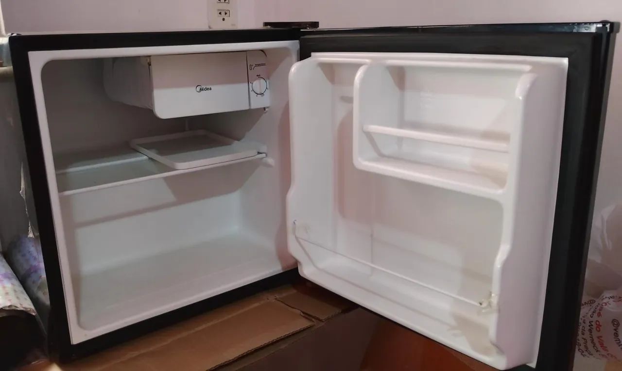 Frigobar Midea 4,5Lt Preto  - Foto 3