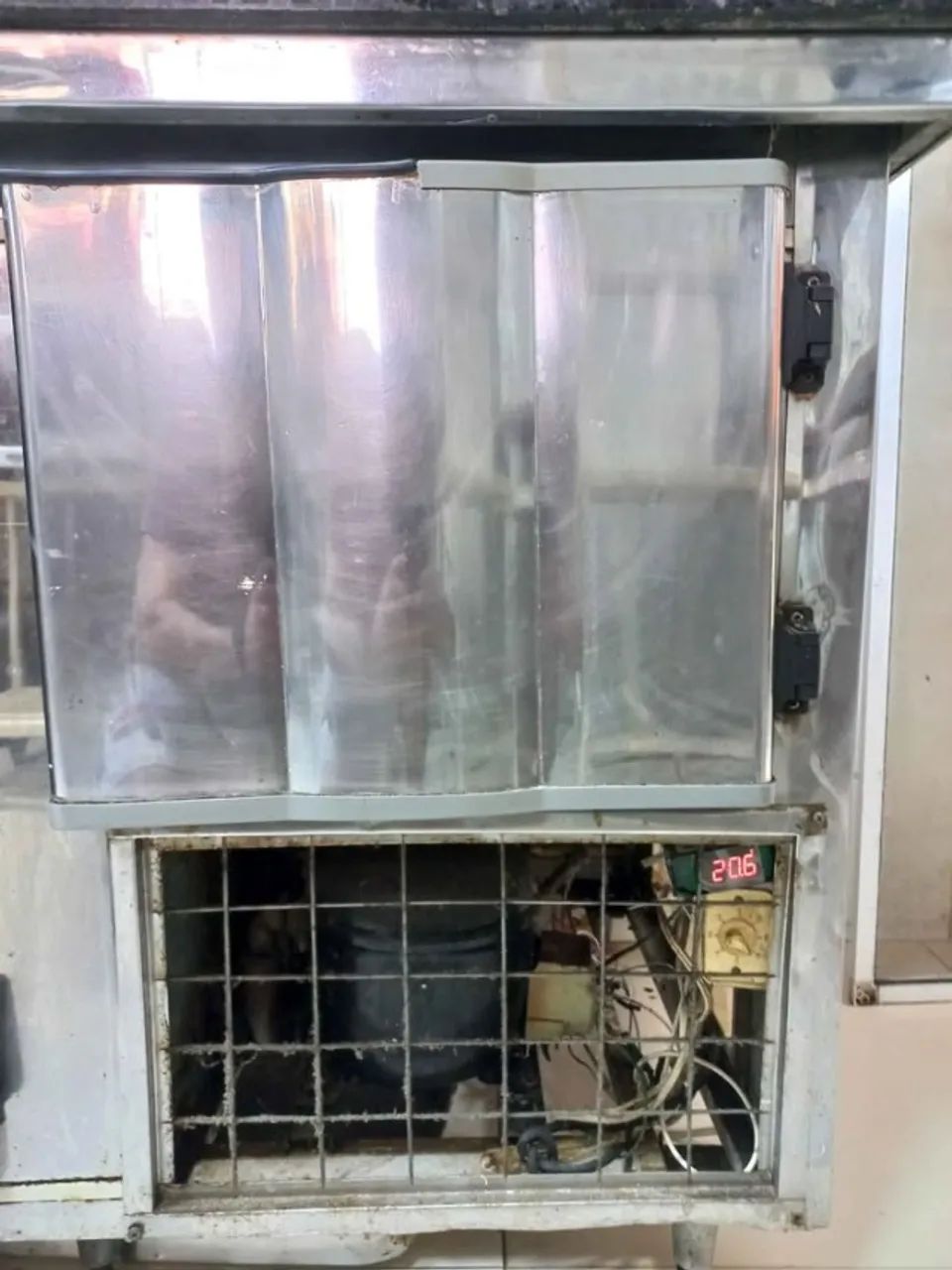 Balcão refrigerado com bancada de pedra - Foto 5