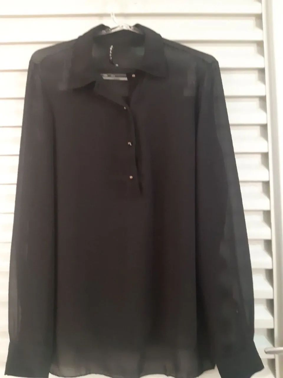 camisa preta transparência tam. P Areia e Mel