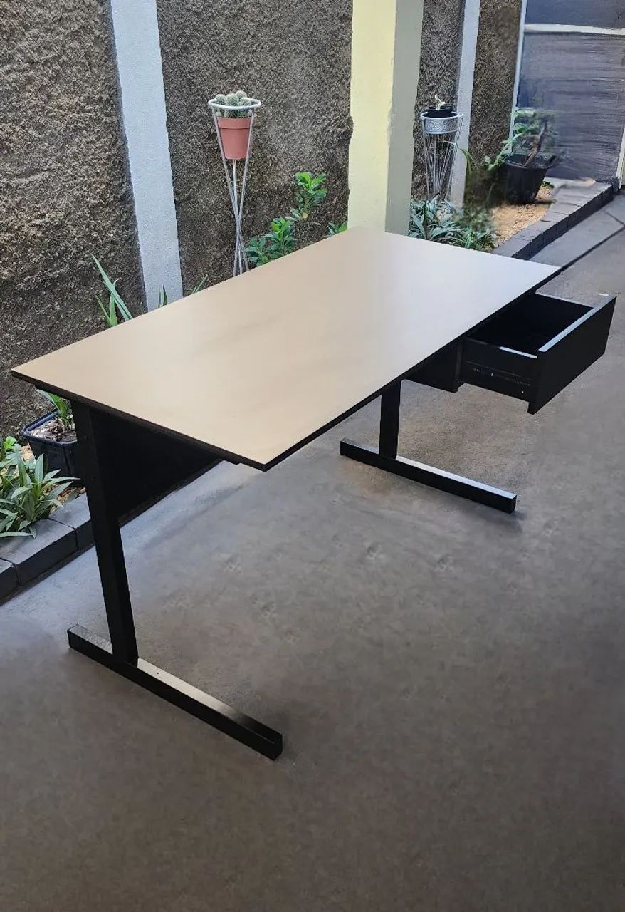 Mesa de escritório ou de estudo 1.20x60 com 1 gaveta  - Foto 3