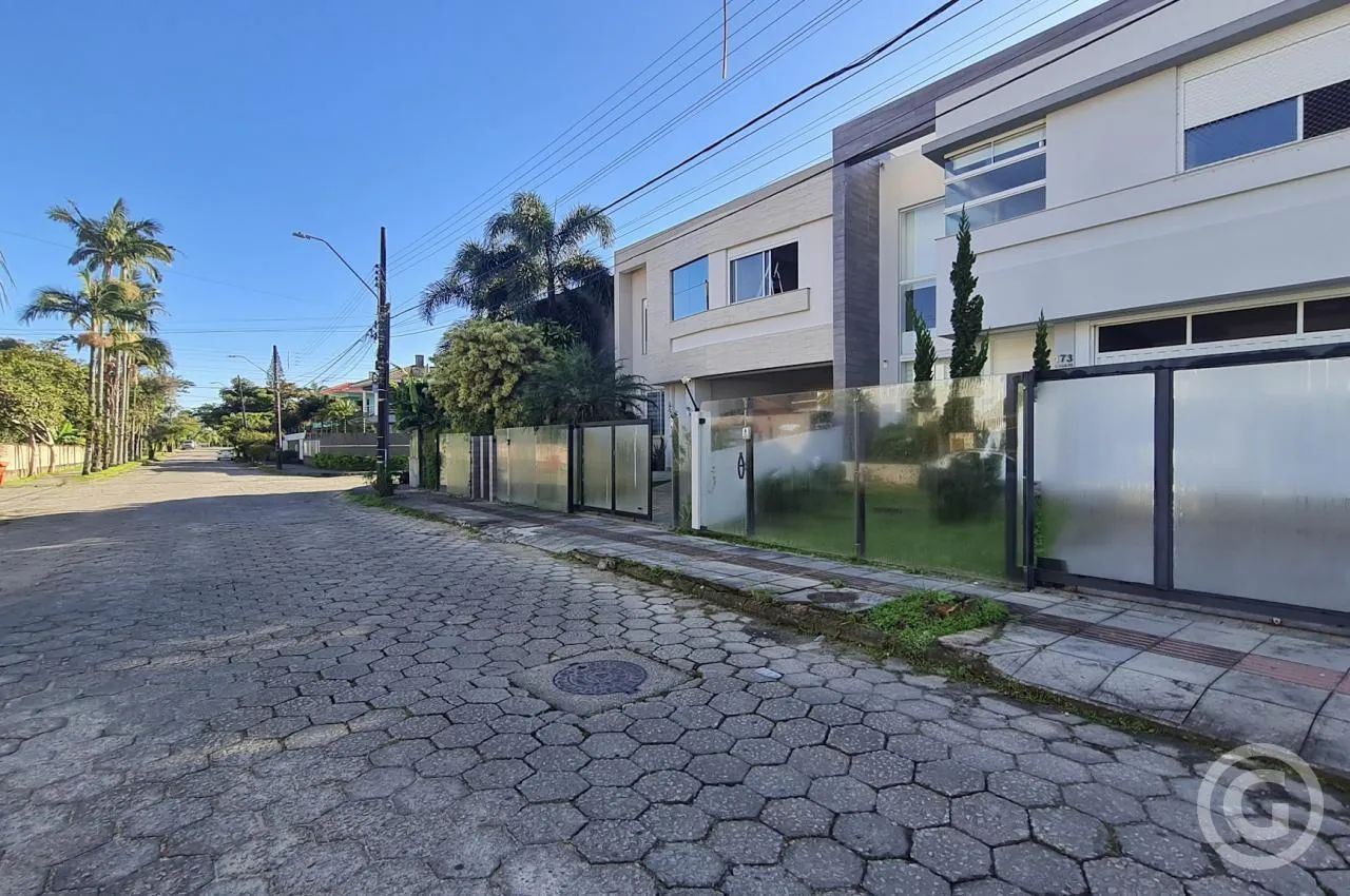 Sofisticação e conforto: Casa mobiliada e com piscina - Foto 3