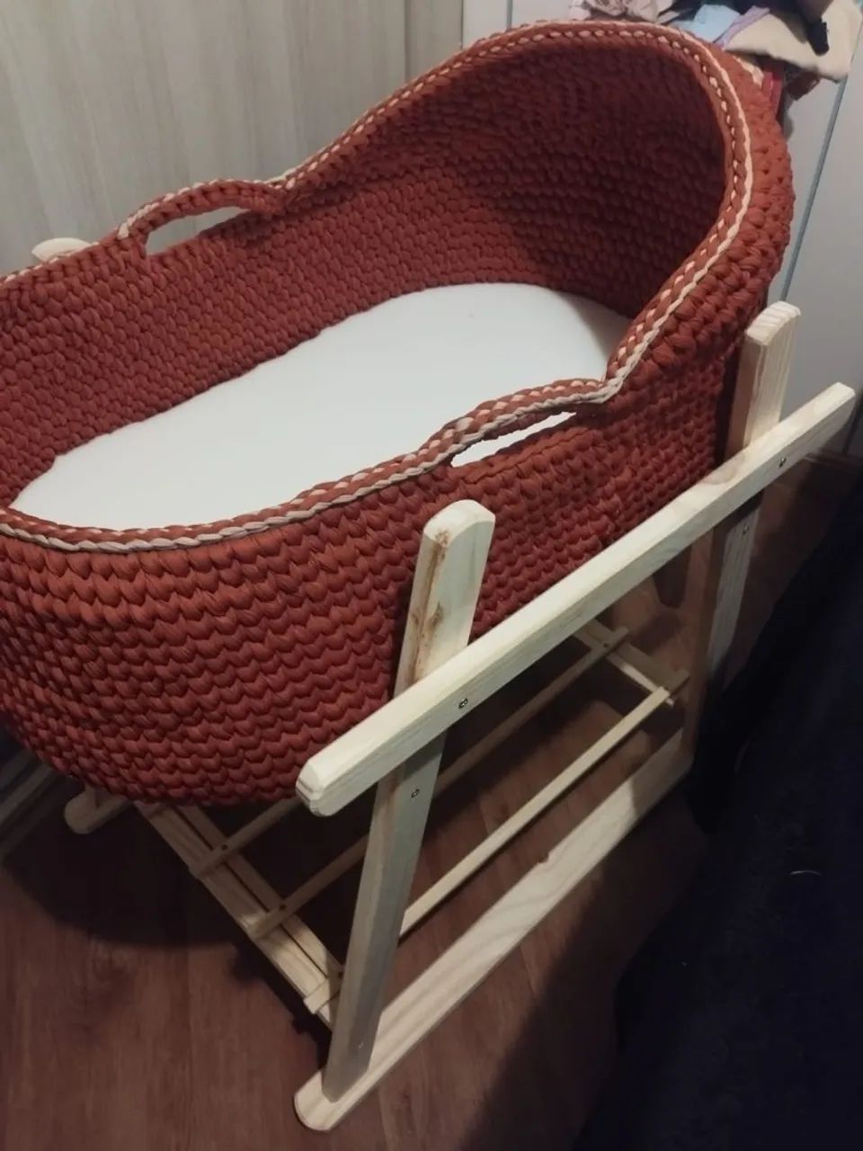 Berço Moisés em croché + suporte de madeira  - Foto 2