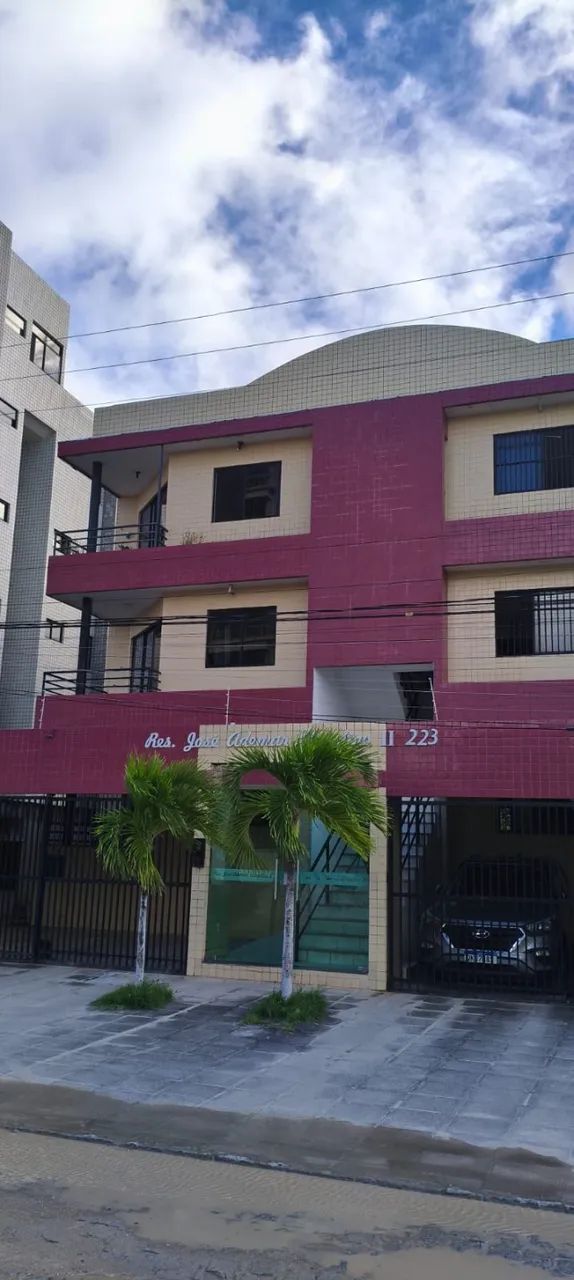 Apartamento 3 quartos mas Dependência no Bessa