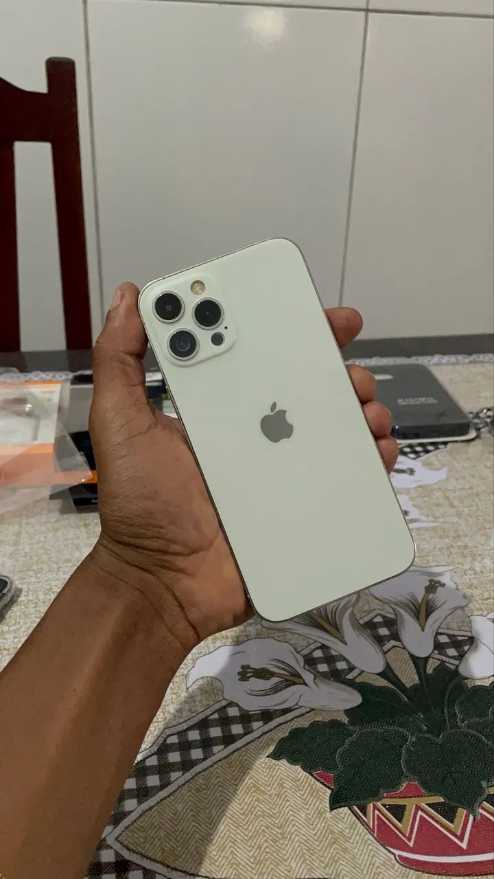 iPhone 12 Pro Max branco 