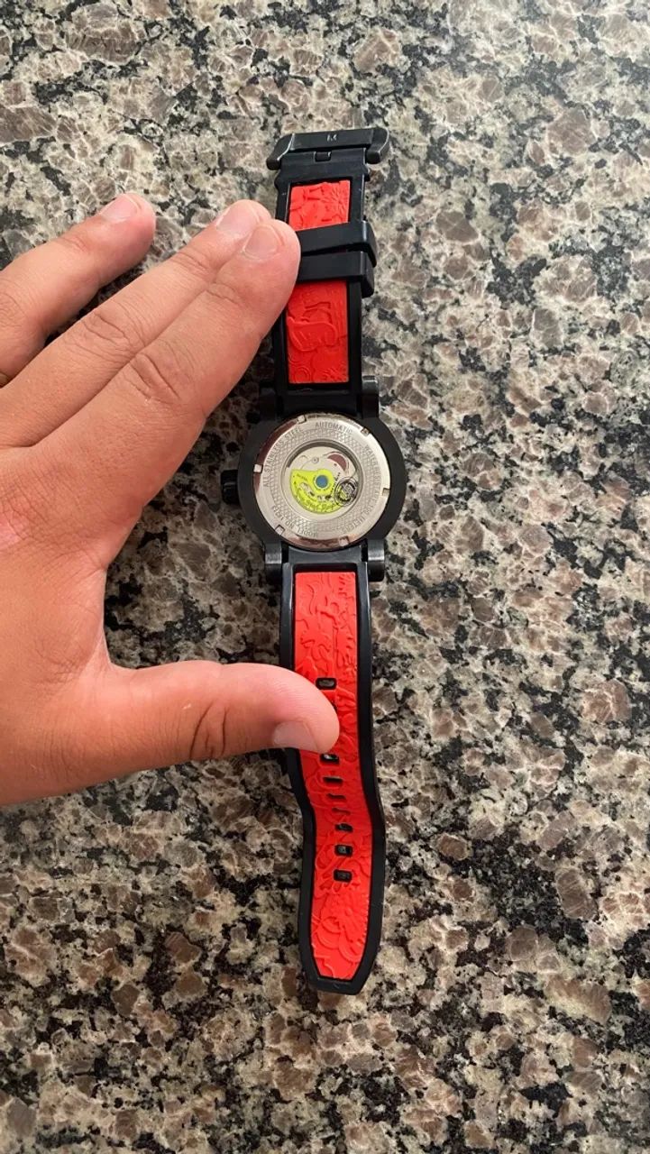 Relógio invicta (preço negociável)