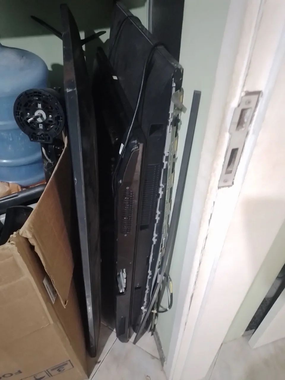 TVs com defeitos tudo