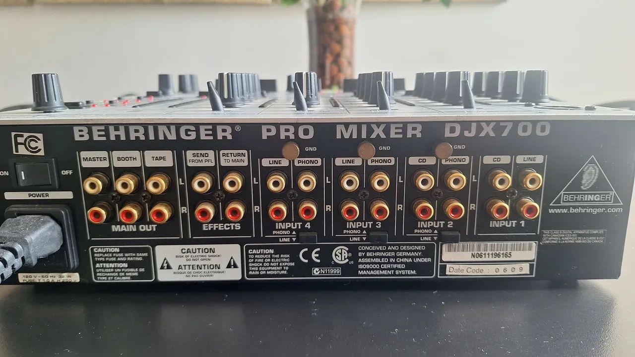 Mixer Behringer DJX700 Profissional - Funcionando Perfeitamente