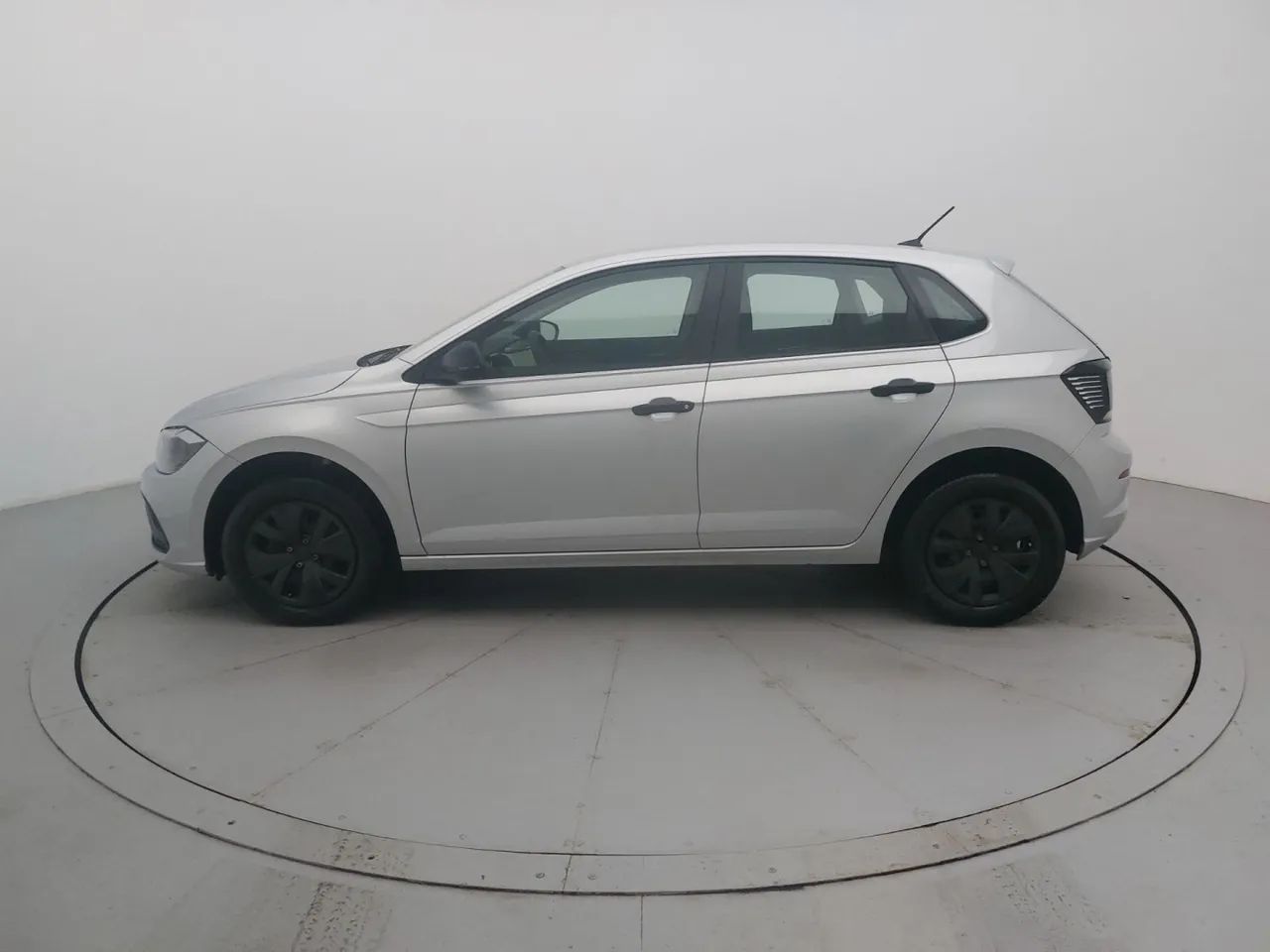 Volkswagen Polo Track 1.0 Flex 12V 5p, foto 2 de 18