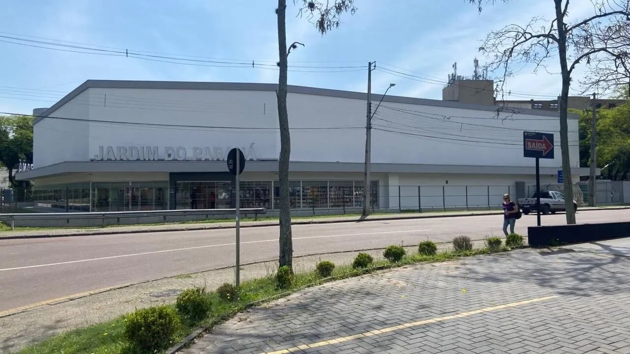 Loja - Avenida Nossa Senhora de Lourdes, 120 - Foto 2