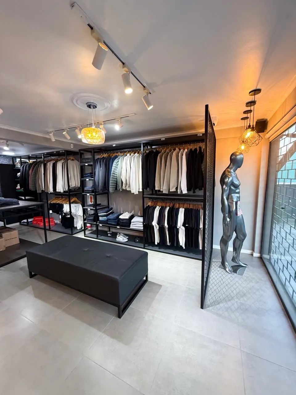     Loja de Roupas à Venda | Tommy, Calvin Klein, Reserva e Mais - Foto 3