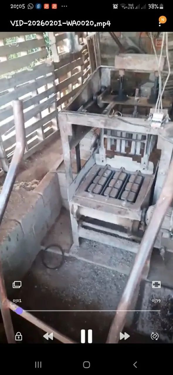 Máquina de fazer blocos de concreto, incluso betoneira, placas - Foto 2