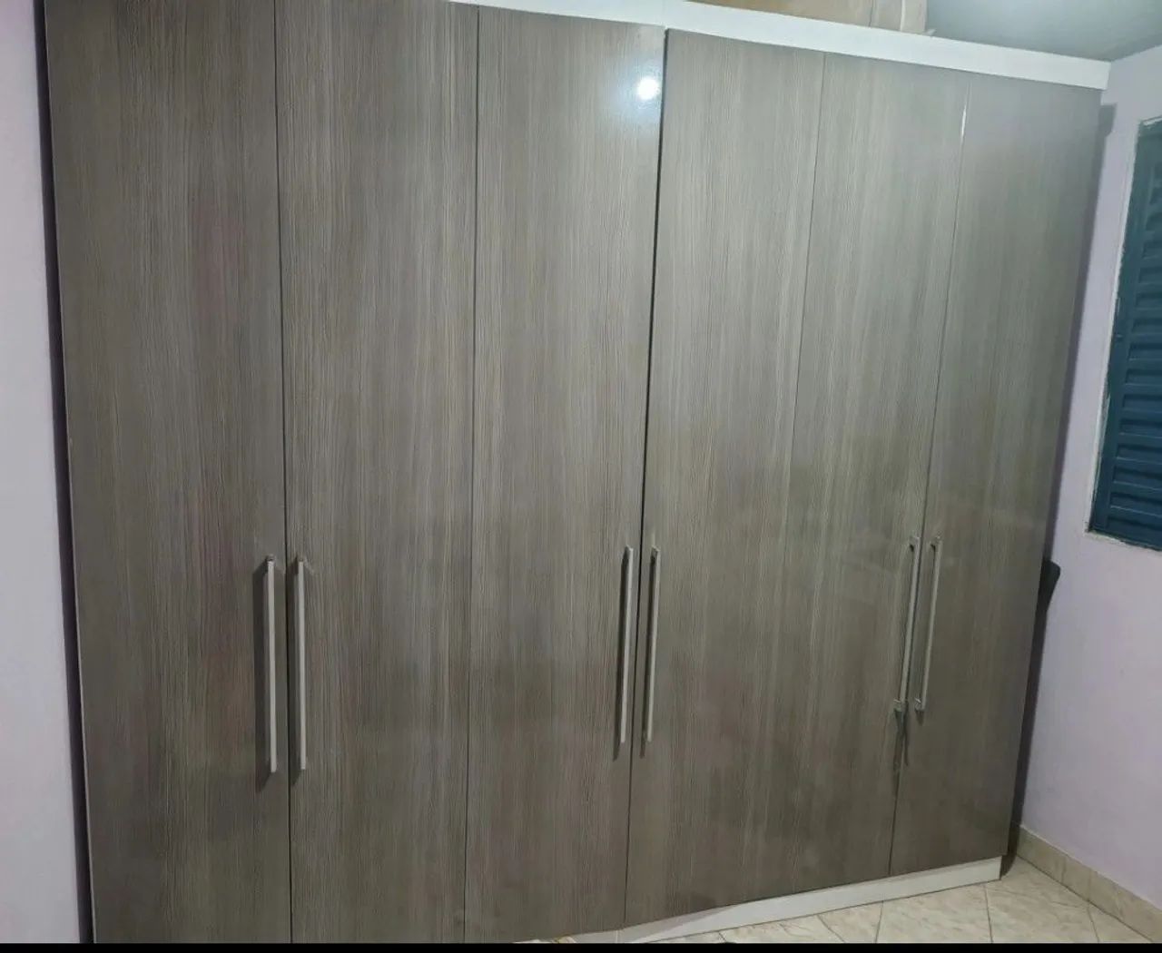 Guarda roupa 6 portas
