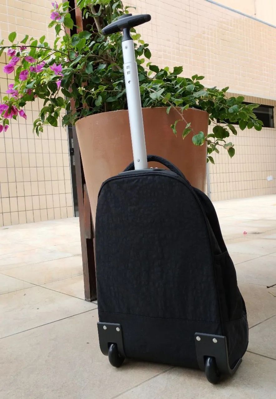 Mochila Escolar Sestini Preta com Rodinhas  - Foto 4