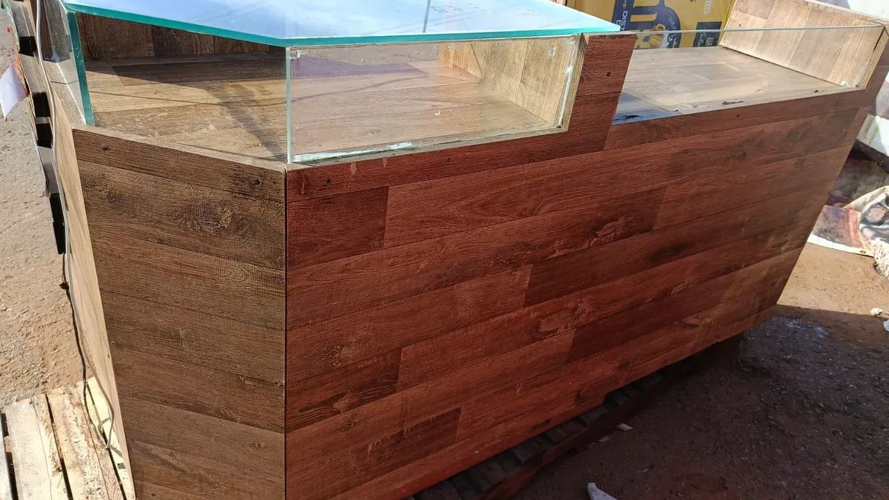 Prateleira e Balcão para distribuidora 