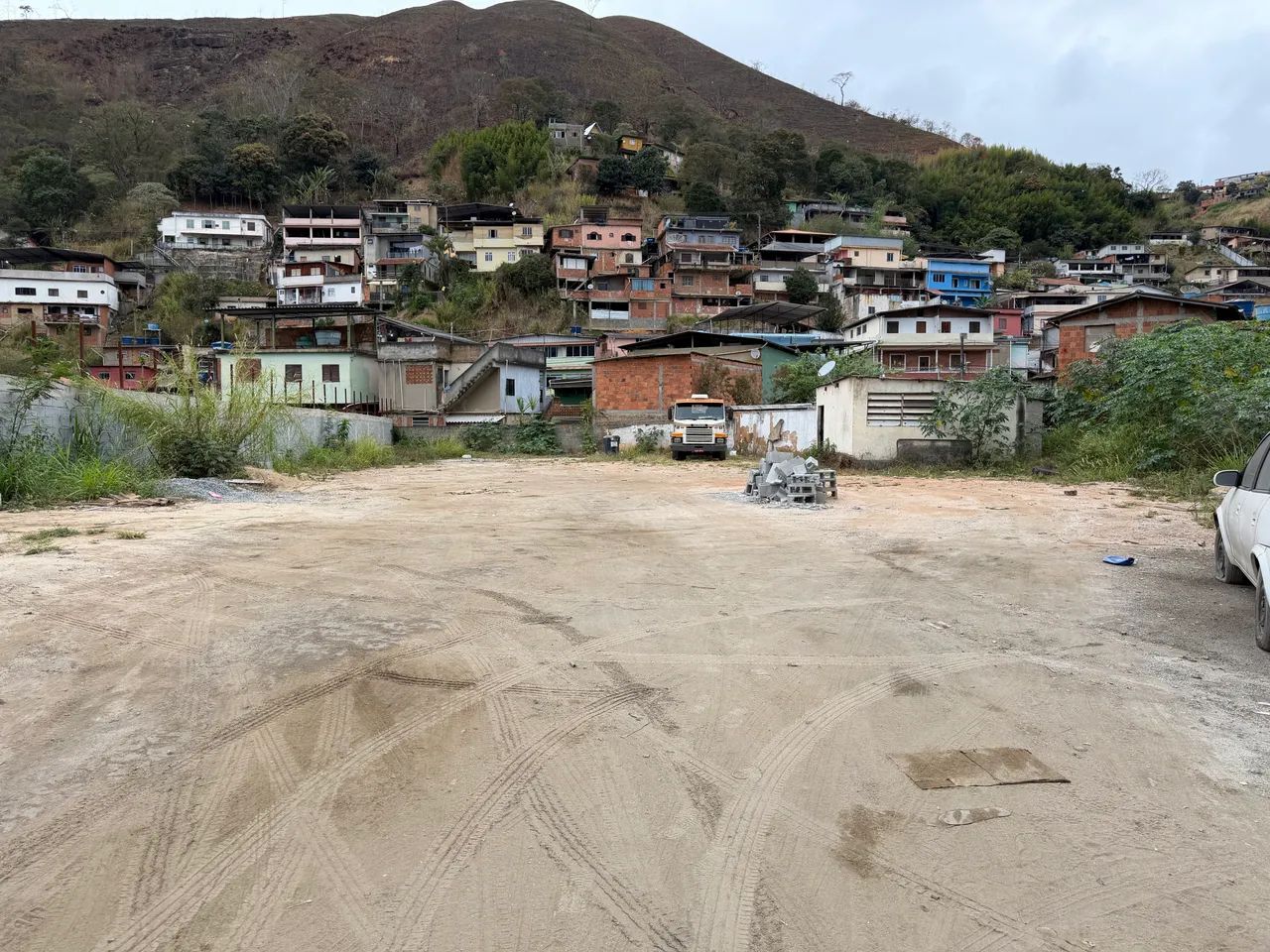 Alugo terreno comercial em Correas  - Foto 3