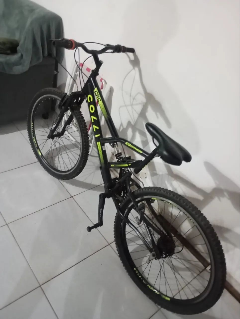 Bicicleta semi nova 