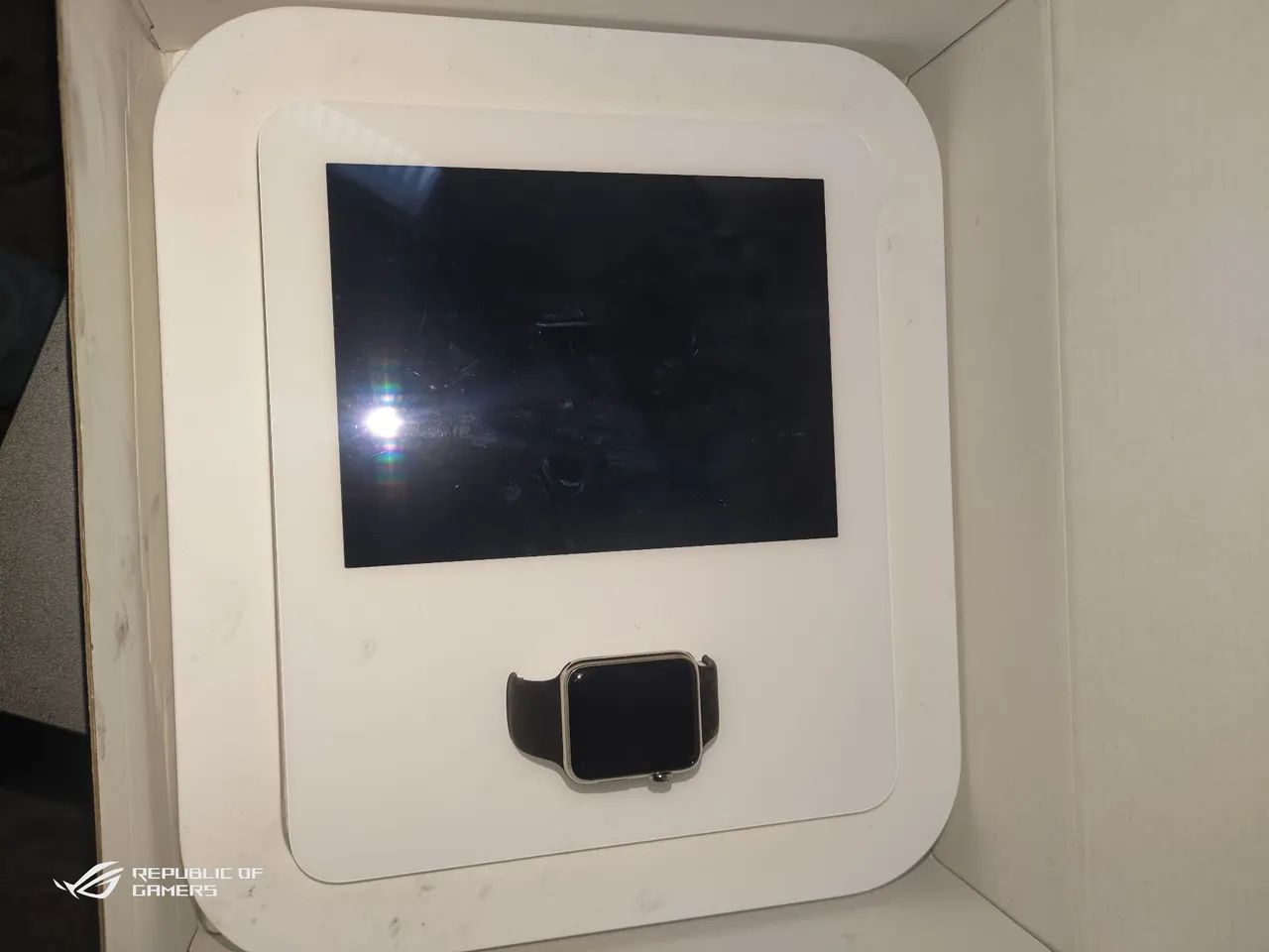 Tablet e relógio da Apple item que era usado em exposição hoje pode ser utilizado para re - Foto 2