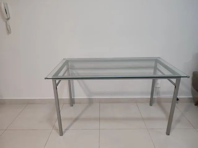 MESA DE VIDRO + BASE DE FERRO