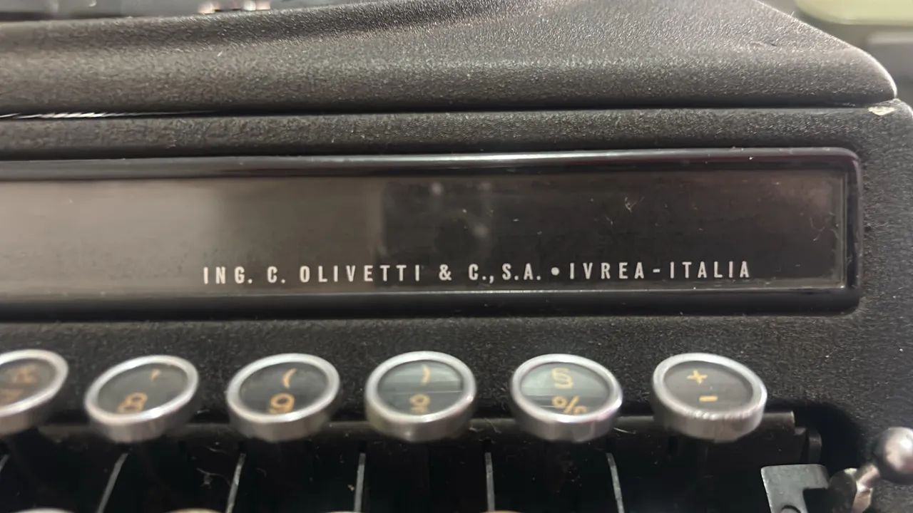 *_Rarity_* Imported Ivrea - Italy Eng. C. OLIVETTI & C., S.A. STUDIO 42