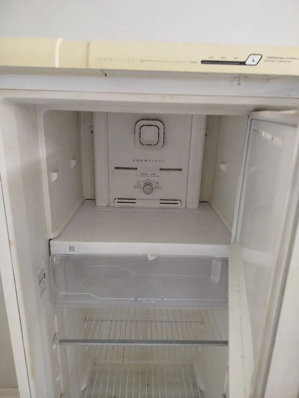 Vendo geladeira Electrolux 