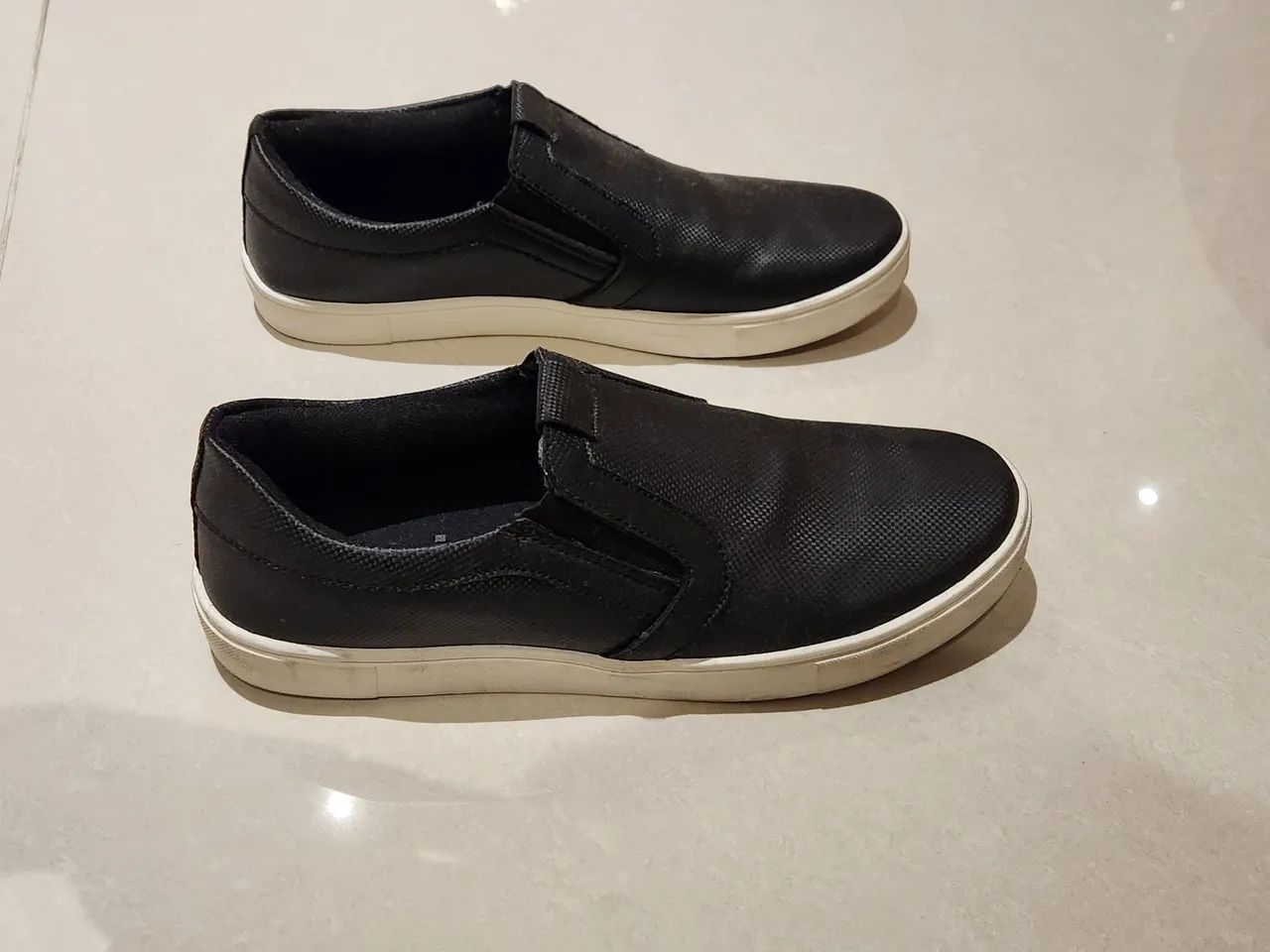 Tenis 100% novo
