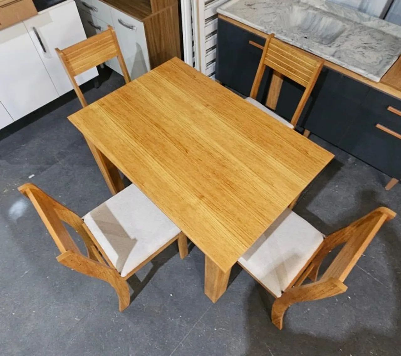 MESA 4 CADEIRAS - NOVA / ENTREGAMOS MONTADO  - Foto 3