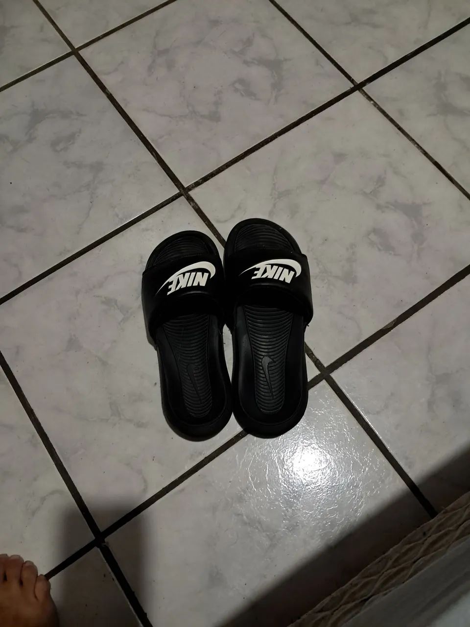 Chinelo slide victori one original Nike