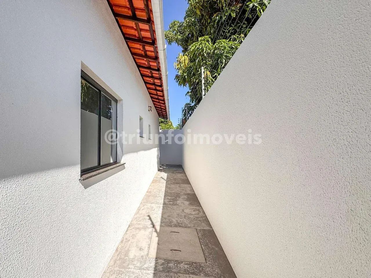Casa a venda no bairro Jóia com 3 quartos